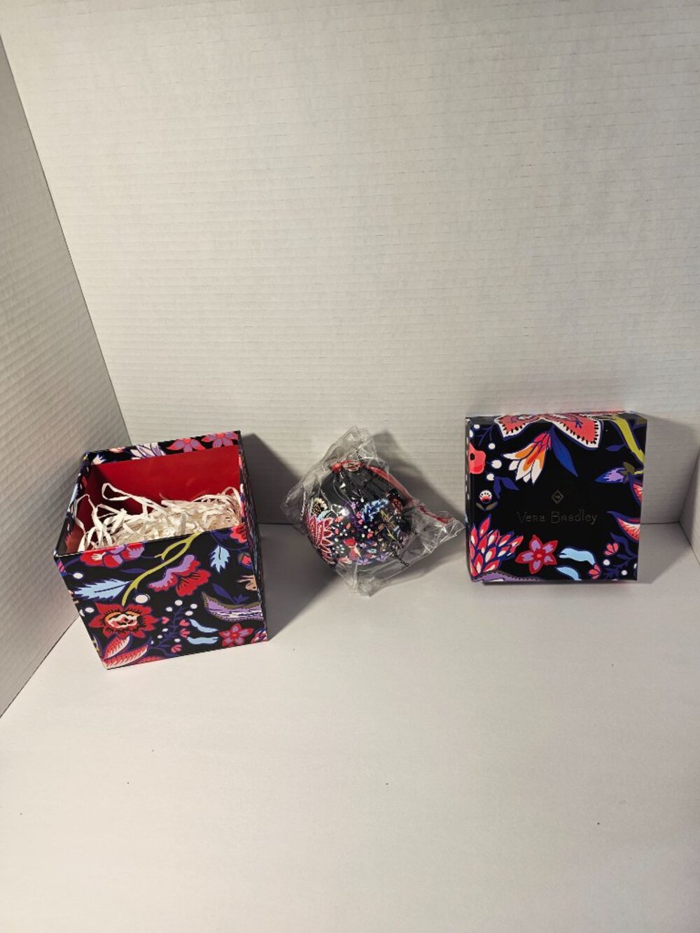 NWT Vera Bradley Ornament Foxwood 2019 Christmas Paisley Flowers Holiday Winter - Picture 2 of 3